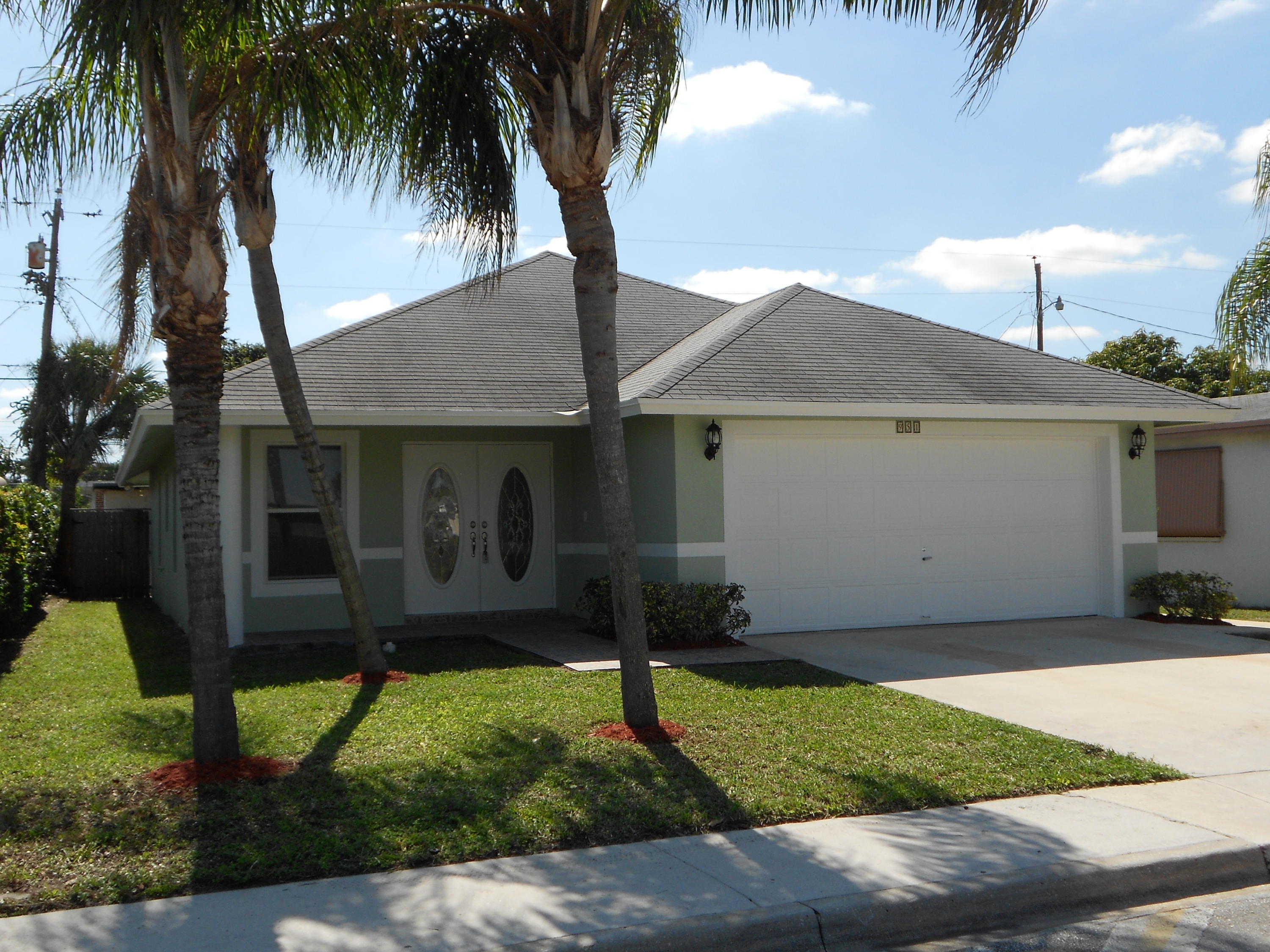 951 West 4th Street Riviera Beach, FL 33404 - Photo 1 of 12 Front Exterior