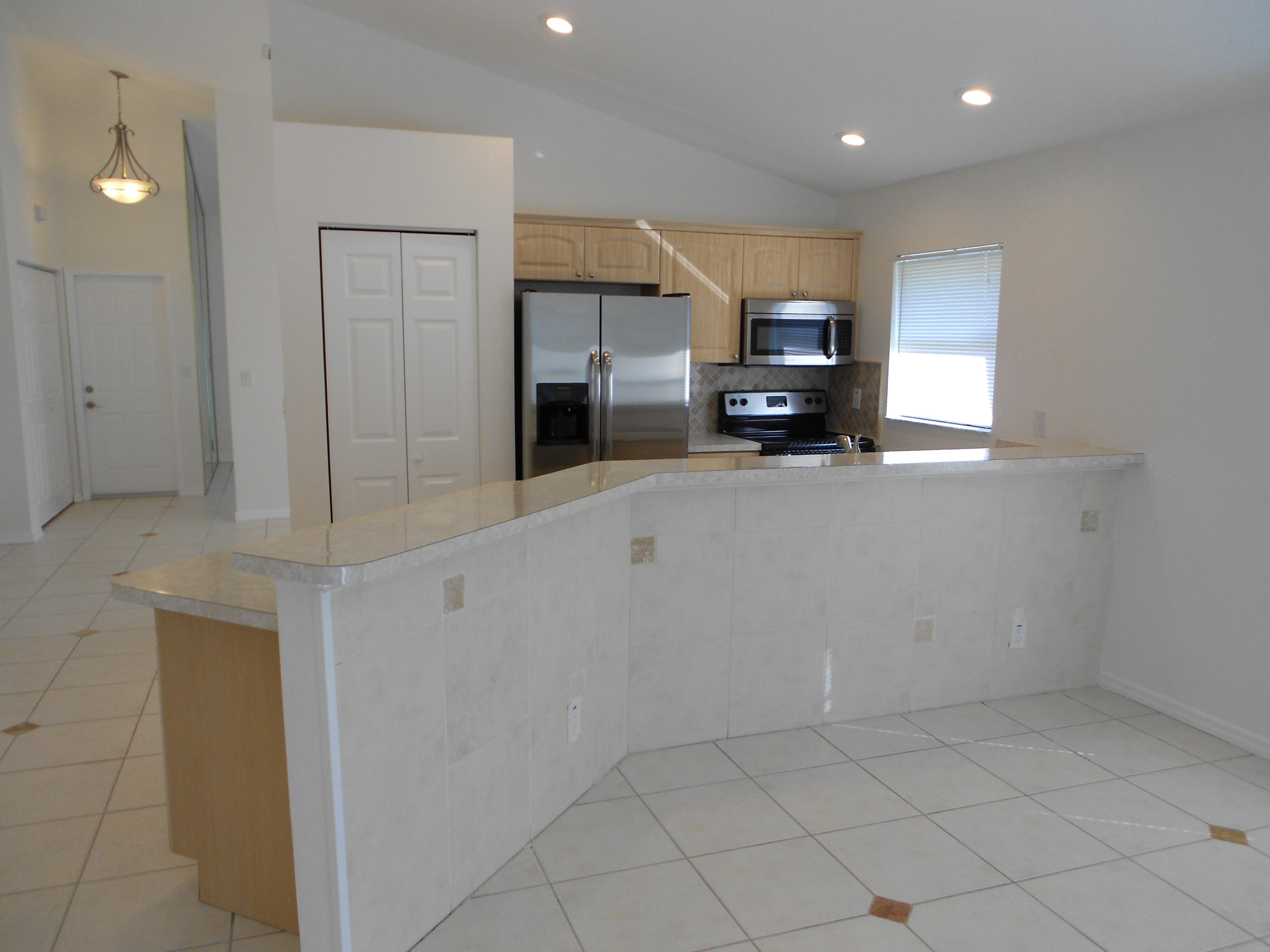 951 West 4th Street Riviera Beach, FL 33404 - Photo 4 of 12 Kitchen