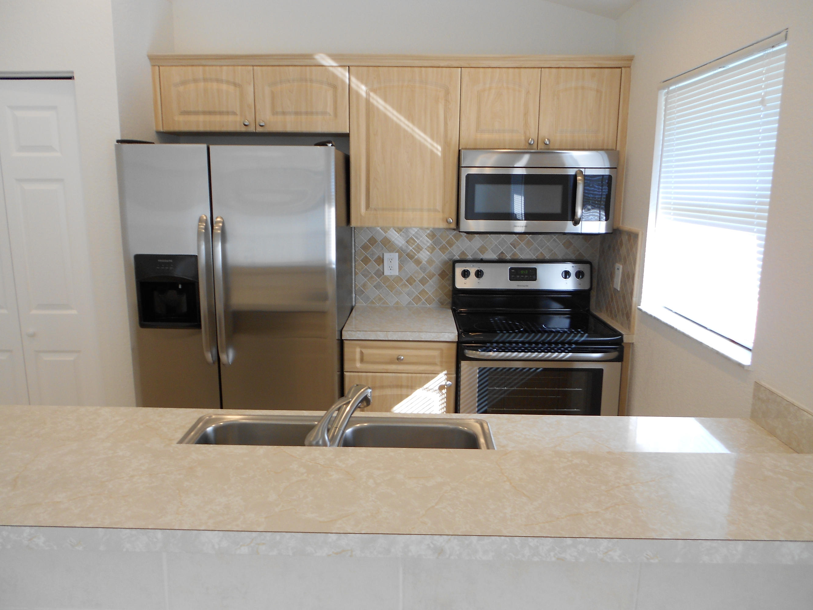 951 West 4th Street Riviera Beach, FL 33404 - Photo 5 of 12 Kitchen