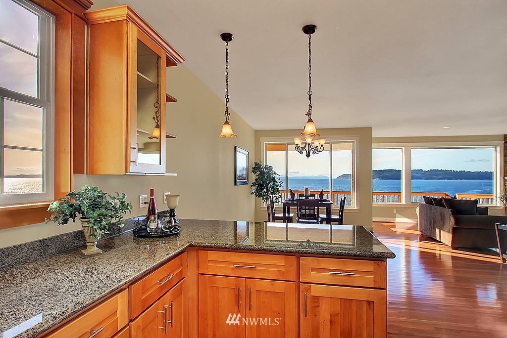 12602 Possession Lane Edmonds, WA 98026 - Photo 5 of 20 Gallery Image 5