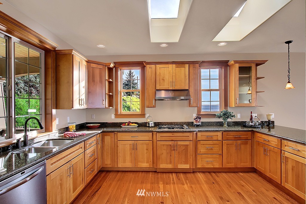 12602 Possession Lane Edmonds, WA 98026 - Photo 7 of 20 Gallery Image 7