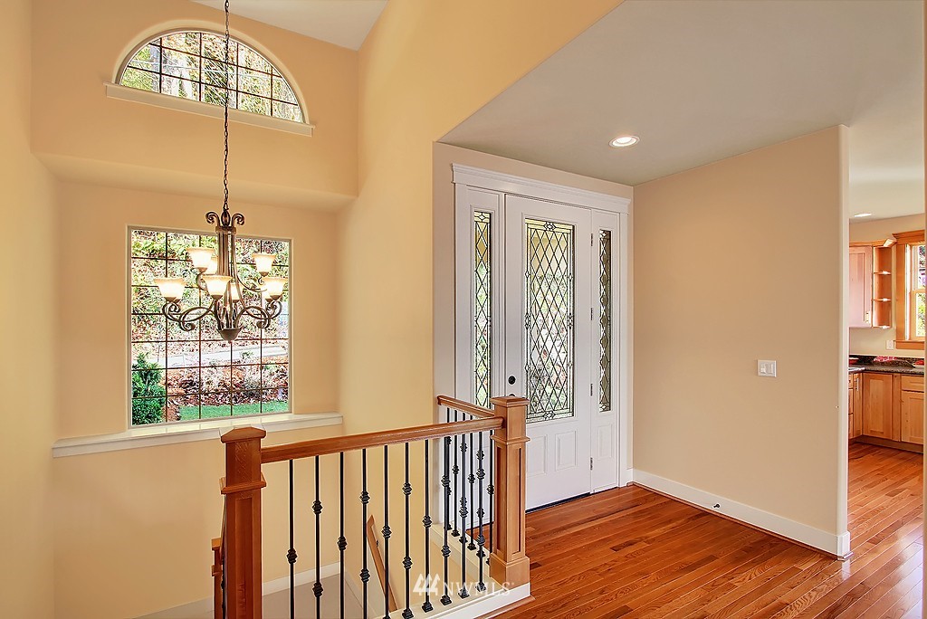 12602 Possession Lane Edmonds, WA 98026 - Photo 9 of 20 Gallery Image 9
