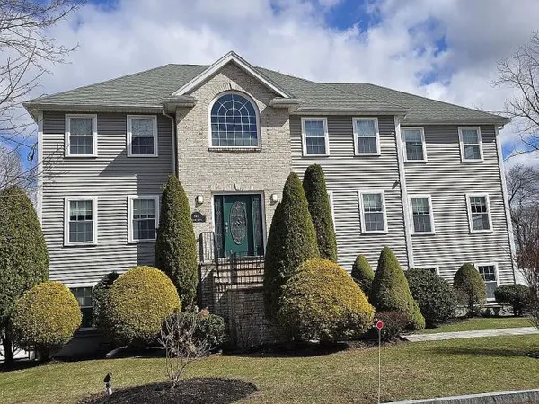 $1,150,000 | 2 Yvonne Drive, Saugus, MA 01906