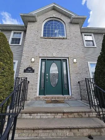 $1,150,000 | 2 Yvonne Drive, Saugus, MA 01906