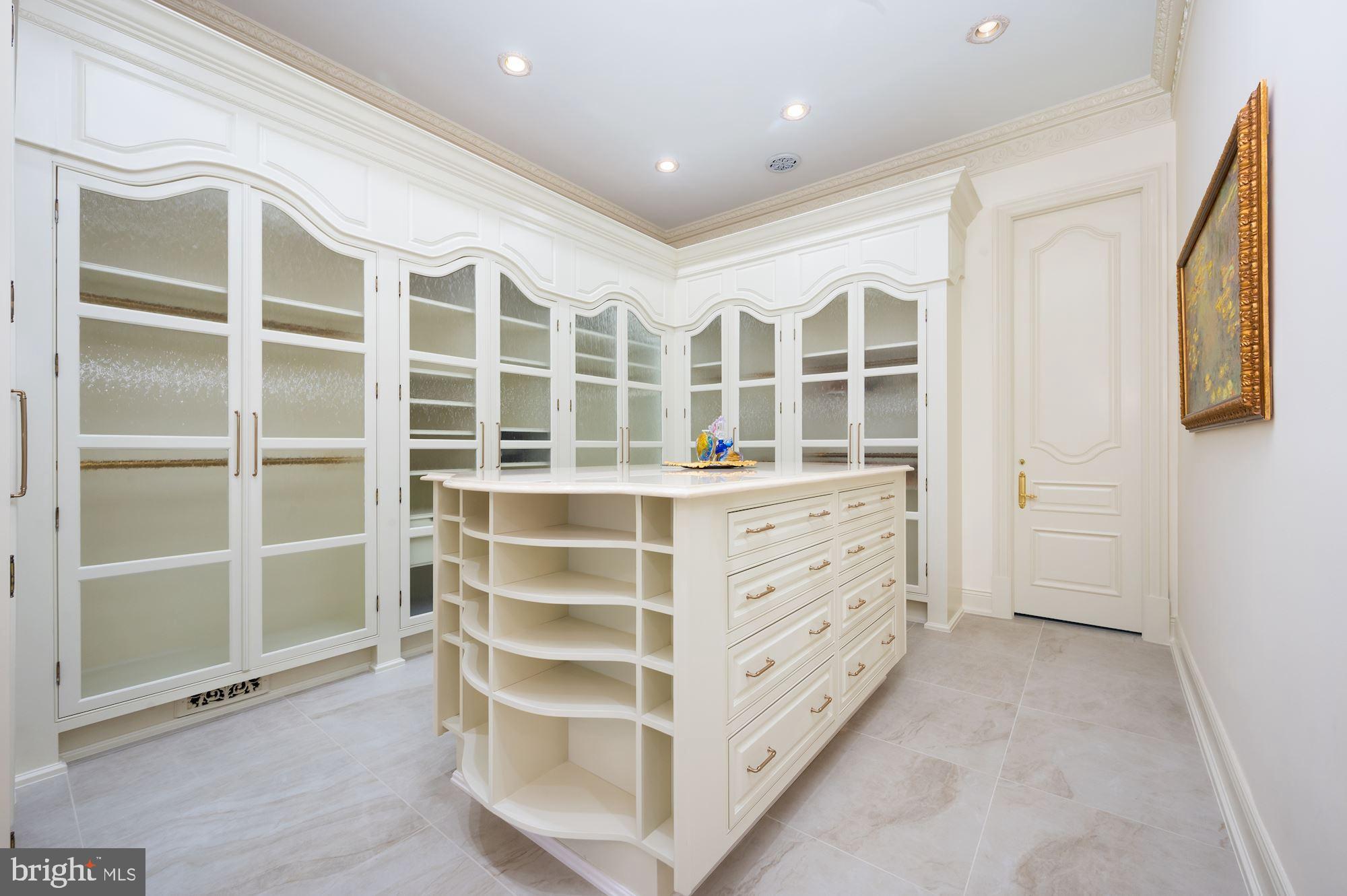 9300 River Road Potomac, MD 20854 - Photo 25 of 50 A Dream Walk-In Closet