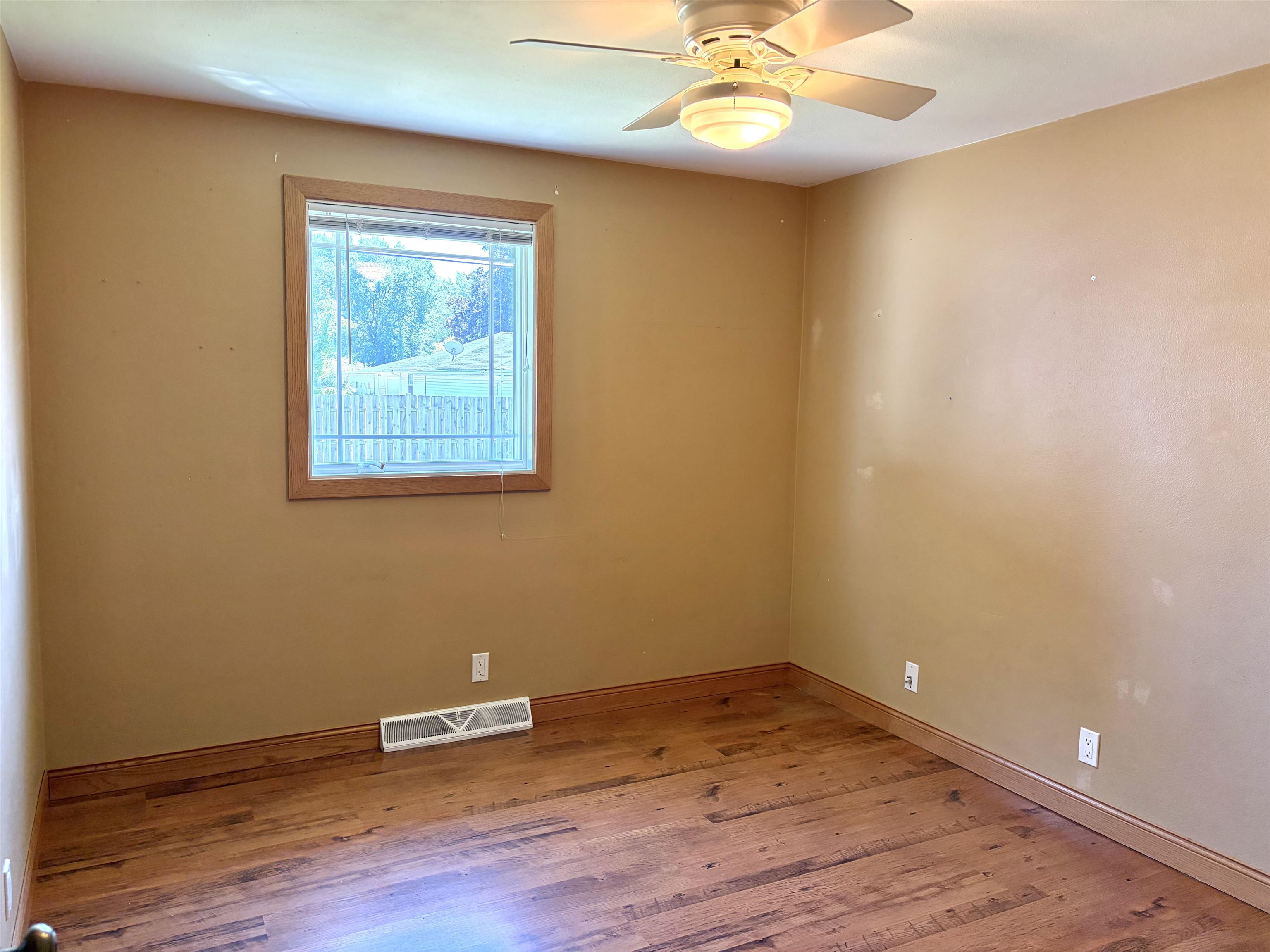 1137 West Roberts Avenue Appleton, WI 54914 - Photo 18 of 24