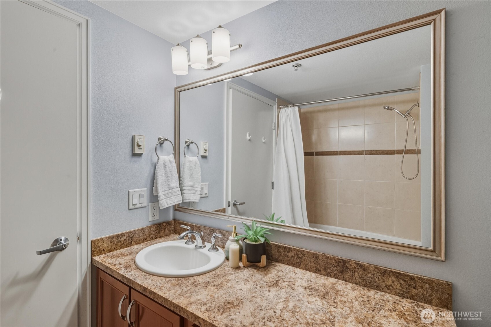 960 Harris Avenue, Unit 307 Bellingham, WA 98225 - Photo 16 of 37