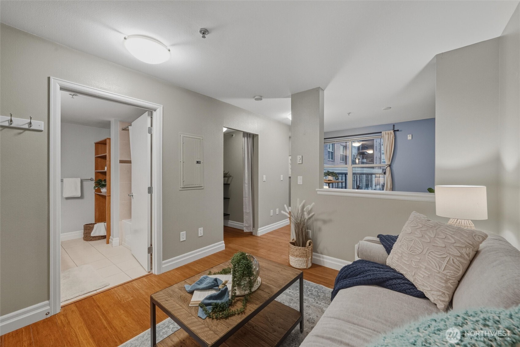 960 Harris Avenue, Unit 307 Bellingham, WA 98225 - Photo 4 of 37