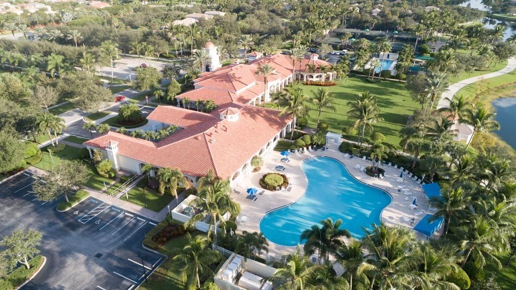 8435 Yorke Road Wellington, FL 33414 - Photo 24 of 31 VILWALK1
