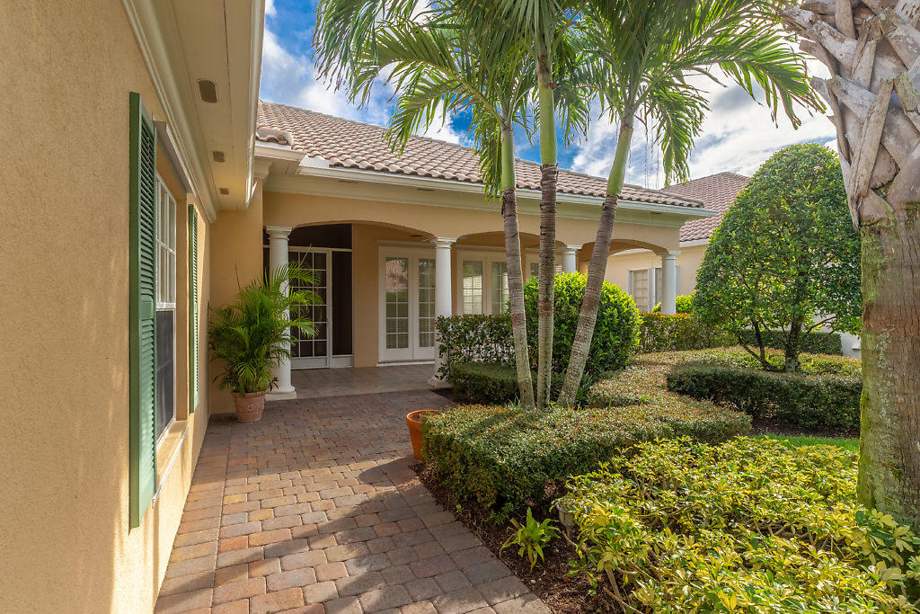 8435 Yorke Road Wellington, FL 33414 - Photo 3 of 31 IMG_0583-HDR-SMALL