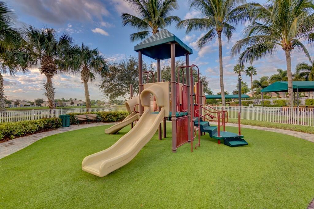 8435 Yorke Road Wellington, FL 33414 - Photo 31 of 31 VILWALK7