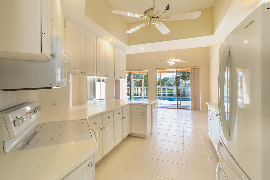 8435 Yorke Road Wellington, FL 33414 - Photo 10 of 31 IMG_0518-HDR-SMALL