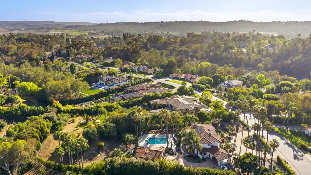 16591 Via Lago Azul Rancho Santa Fe, CA 92067 - Photo 8 of 8 Gallery Image 8