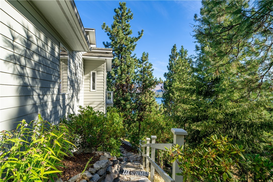 7500 Upper Ridge Road Chelan, WA 98816 - Photo 8 of 28 Gallery Image 8