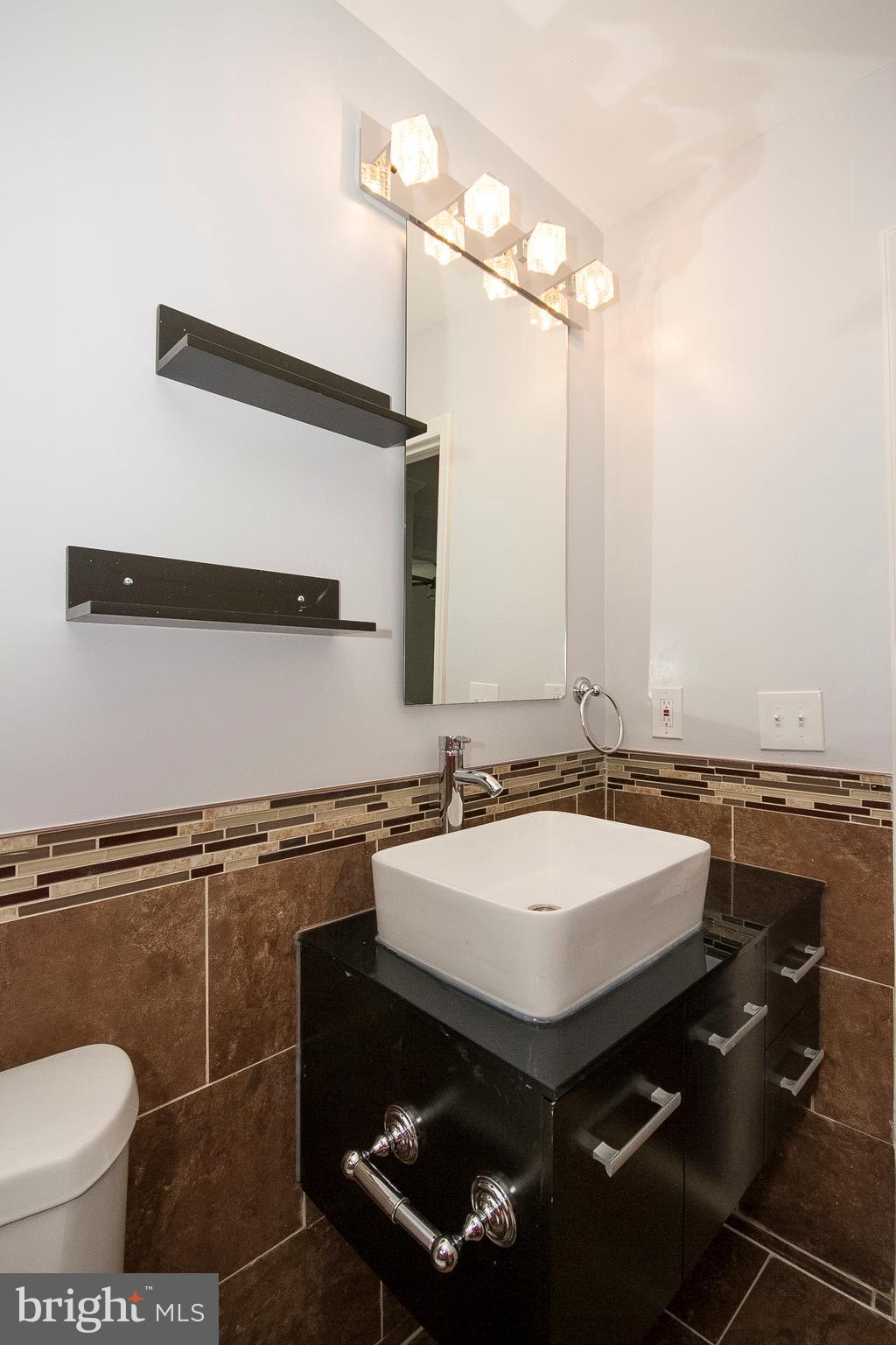 5505 Northgreen Road Baltimore, MD 21244 - Photo 23 of 30 Hallway Bath