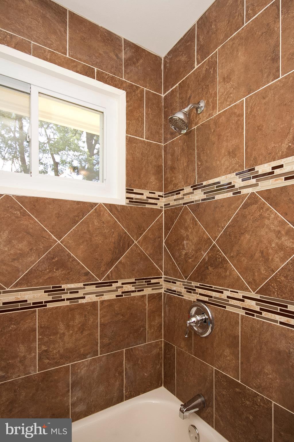 5505 Northgreen Road Baltimore, MD 21244 - Photo 25 of 30 Hallway Bath