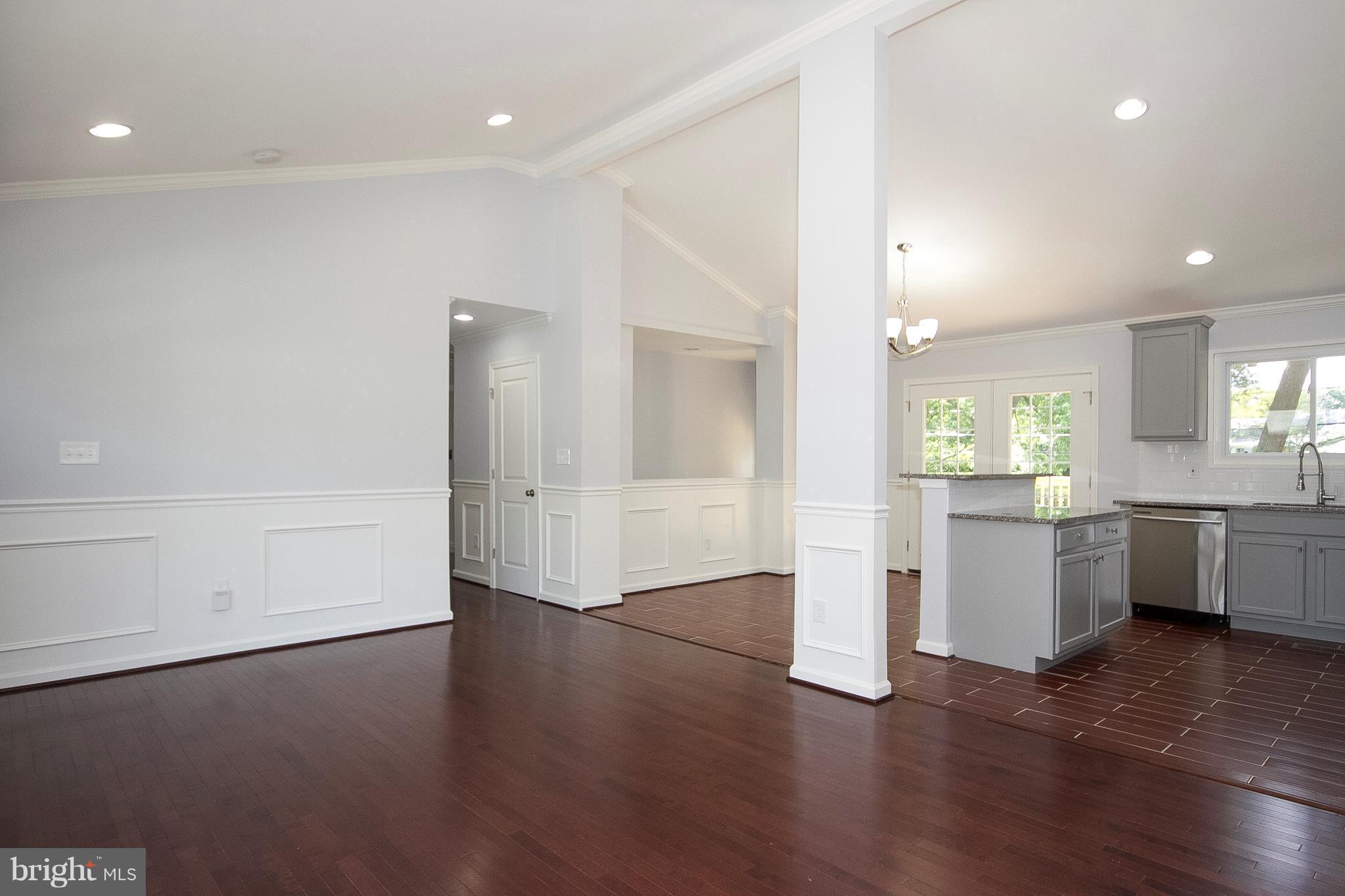 5505 Northgreen Road Baltimore, MD 21244 - Photo 9 of 30 Living Room