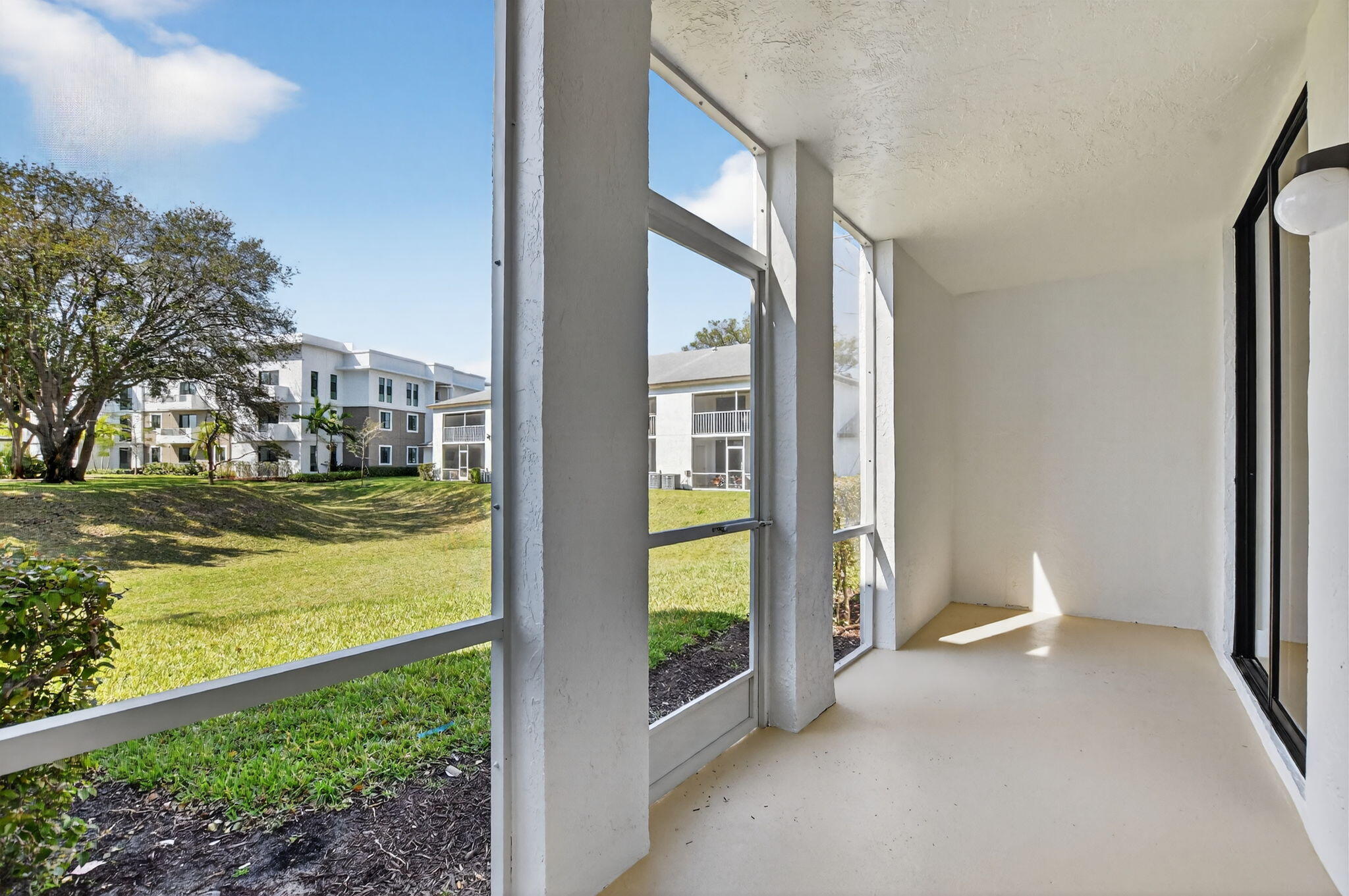 100 West Hidden Valley Boulevard, Unit 502 Boca Raton, FL 33487 - Photo 9 of 17 26-web-or-mls-DSC_5317