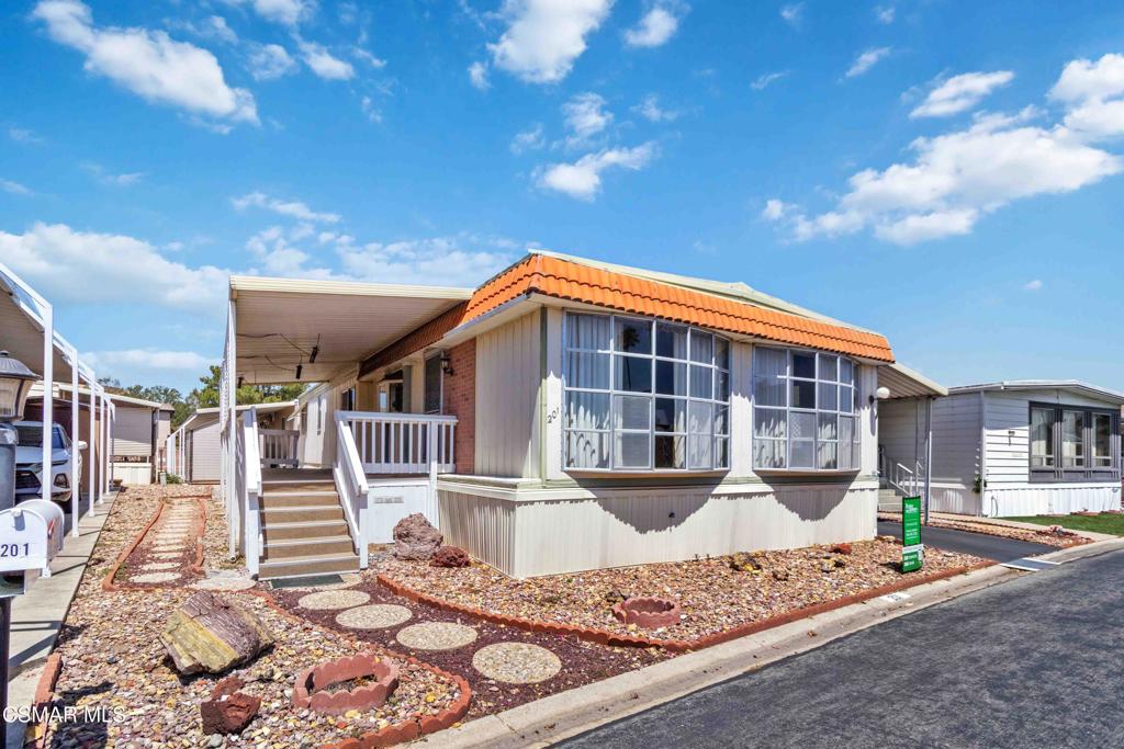 195 Tierra Rejada Road, Unit 201 Simi Valley, CA 93065 - Photo 42 of 50