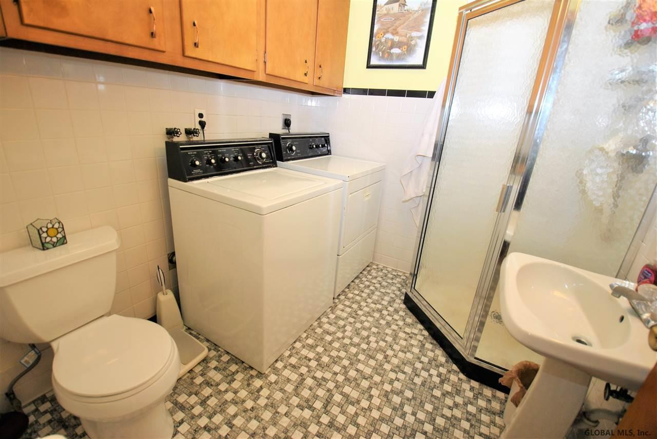 29 Rondack Road Colonie, NY 12205 - Photo 18 of 25 Photo 18