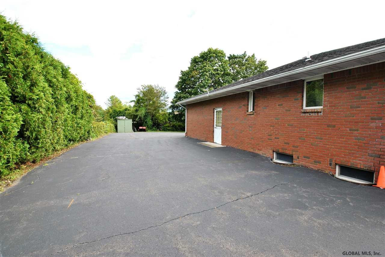 29 Rondack Road Colonie, NY 12205 - Photo 3 of 25 Photo 3