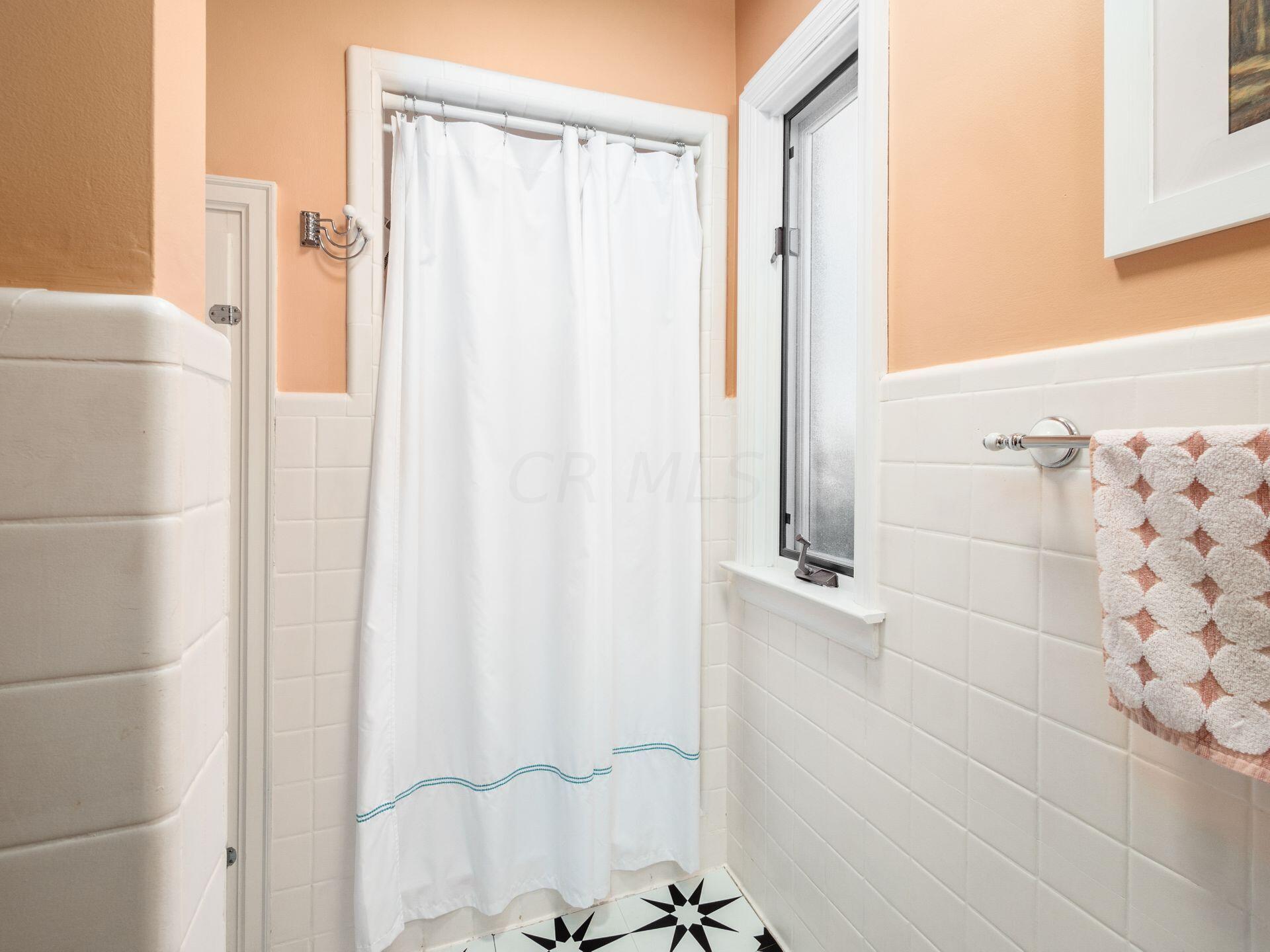 60 Nottingham Road Columbus, OH 43214 - Photo 14 of 46 014_3381e_N 60 Nottingham 050