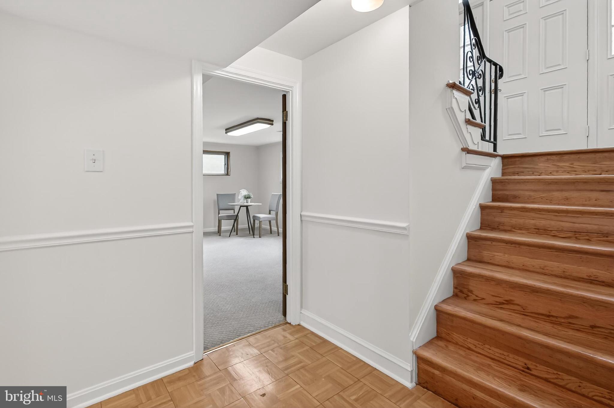 5502 Kempton Drive Springfield, VA 22151 - Photo 27 of 49 Lower level landing