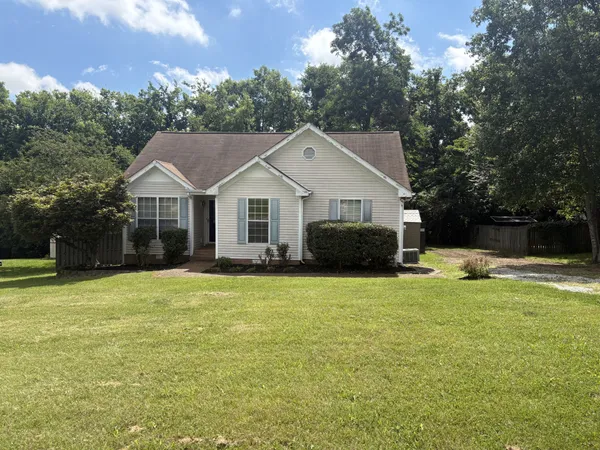 $1,945 | 2824 Maple Circle, Thompson's Station, TN 37179