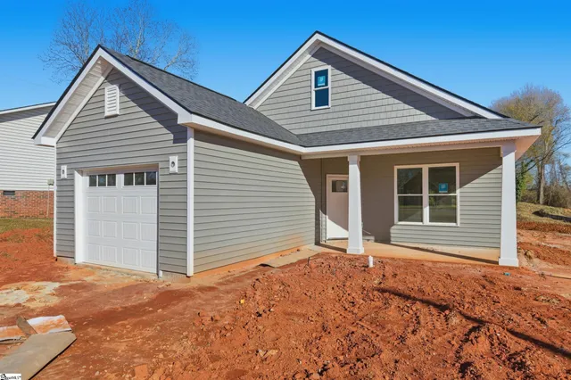 $267,000 | 609 South Cherry Street, Seneca, SC 29678