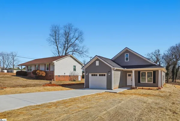 $259,900 | 609 South Cherry Street, Seneca, SC 29678