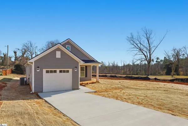 $259,900 | 609 South Cherry Street, Seneca, SC 29678