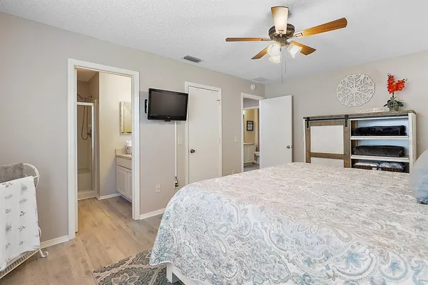 $2,100 | 2014 Johnson Court, The Villages, FL 32162