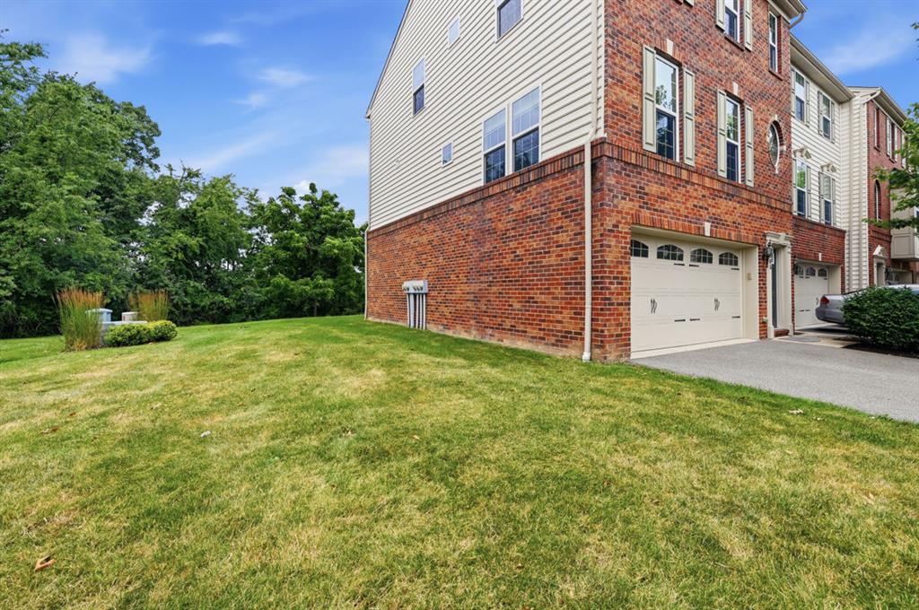 805 Pointe View Drive Mars, PA 16046 - Photo 3 of 50