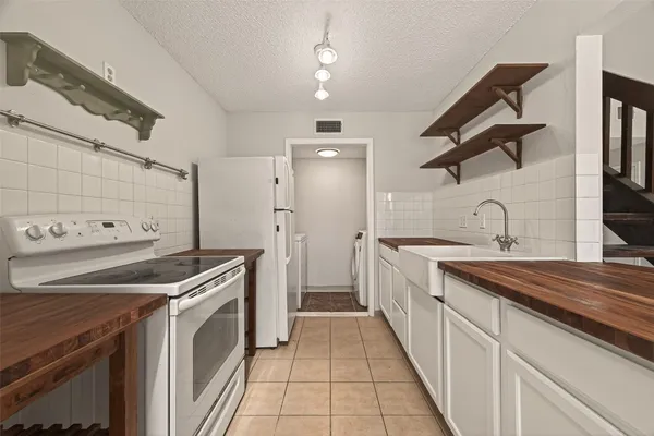 $1,200 | 8483 Sands Point Drive, Houston, TX 77036