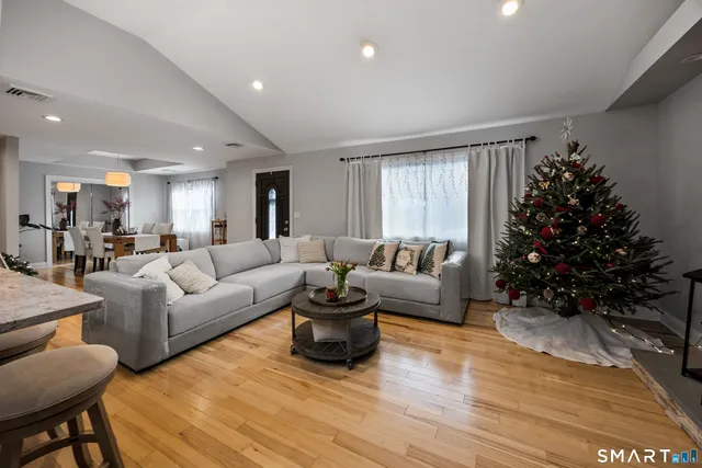 $379,500 | 29 Reliance Road, Plainville, CT 06062