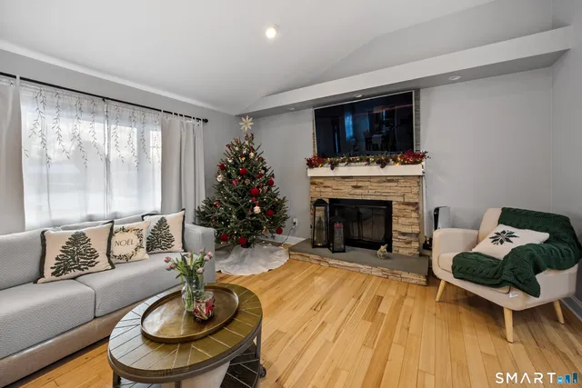 $379,500 | 29 Reliance Road, Plainville, CT 06062