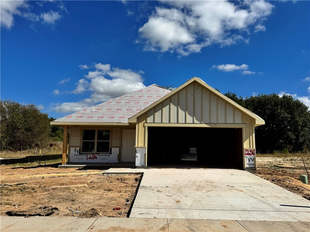 1236 High Street Navasota, TX 77868 - Photo 14 of 14 a front view of a house with yard