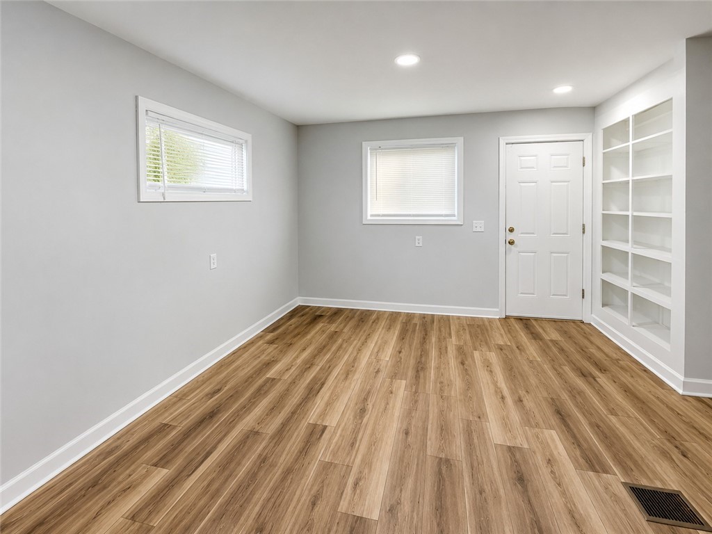 4 Lorimer Street Rochester, NY 14608 - Photo 12 of 28 Gallery Image 12