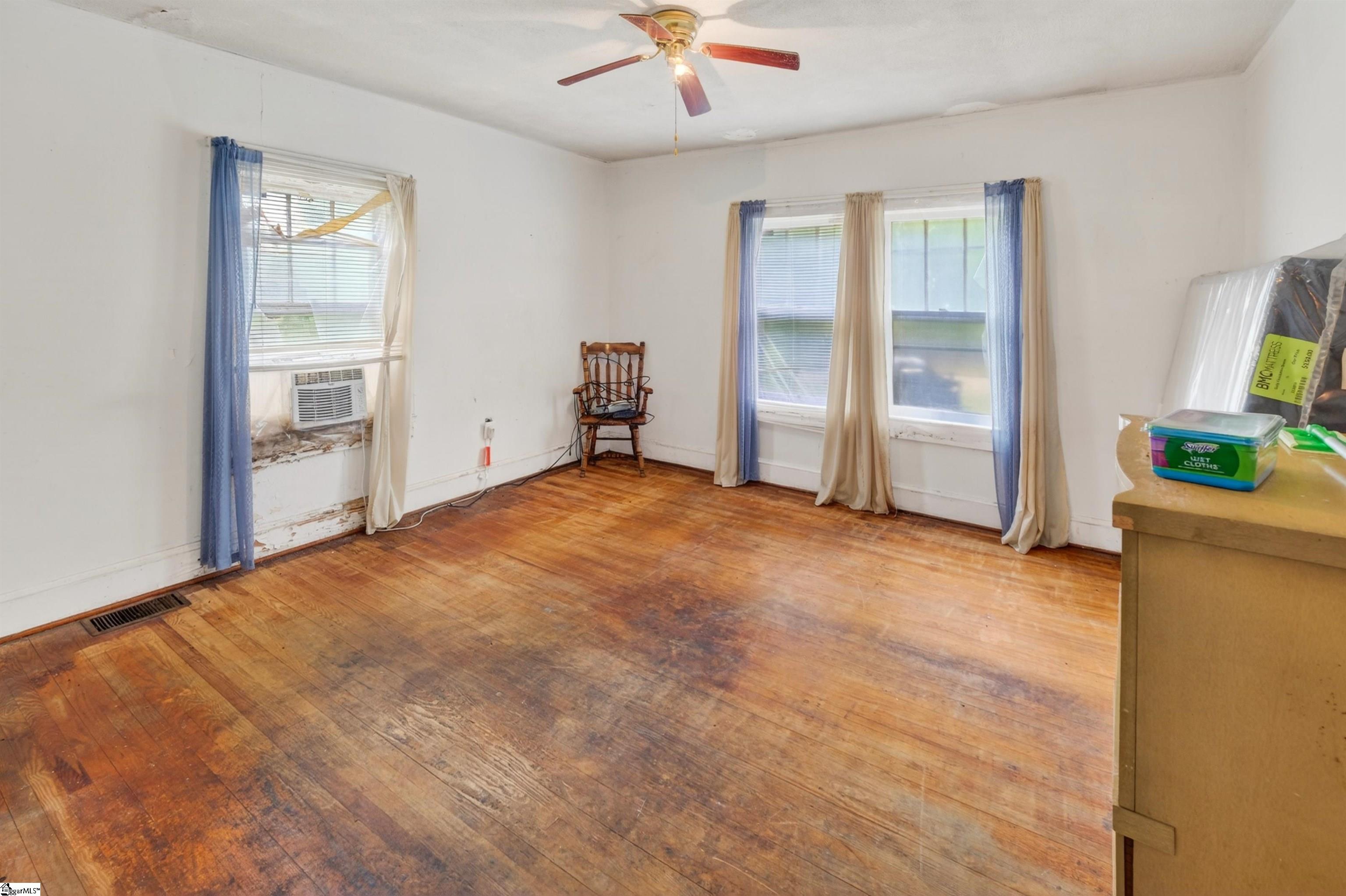 119 Kelly Street Laurens, SC 29360 - Photo 14 of 26