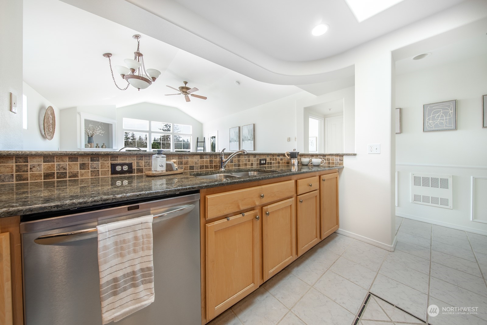 8500 Main Street, Unit F302 Edmonds, WA 98026 - Photo 8 of 22 Gallery Image 8