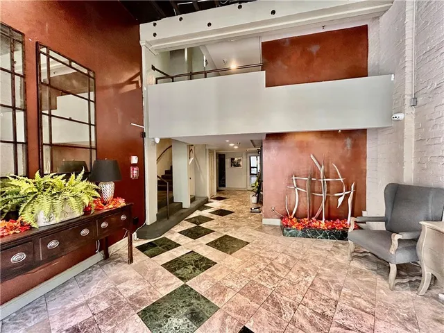 $2,400 | 700 Commerce Street, Unit 216, New Orleans, LA 70130