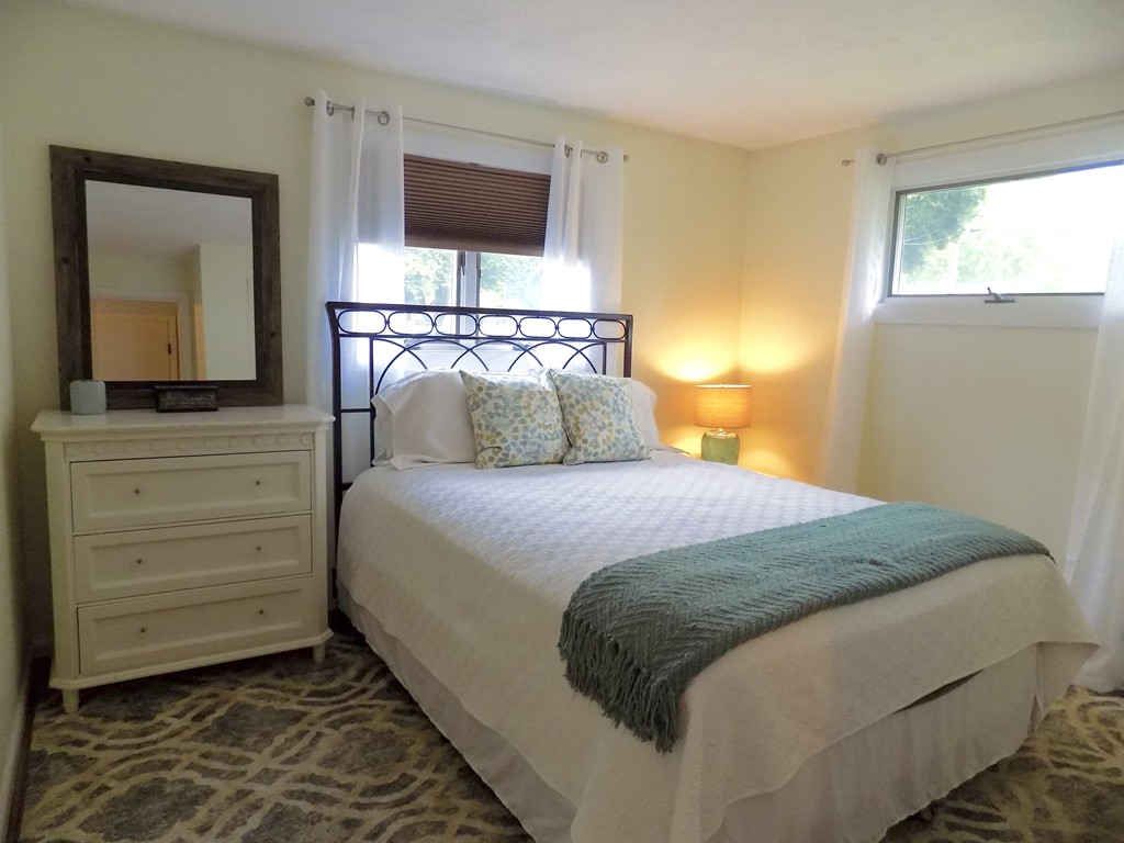 11 Robinson Road Beverly, MA 01915 - Photo 11 of 23