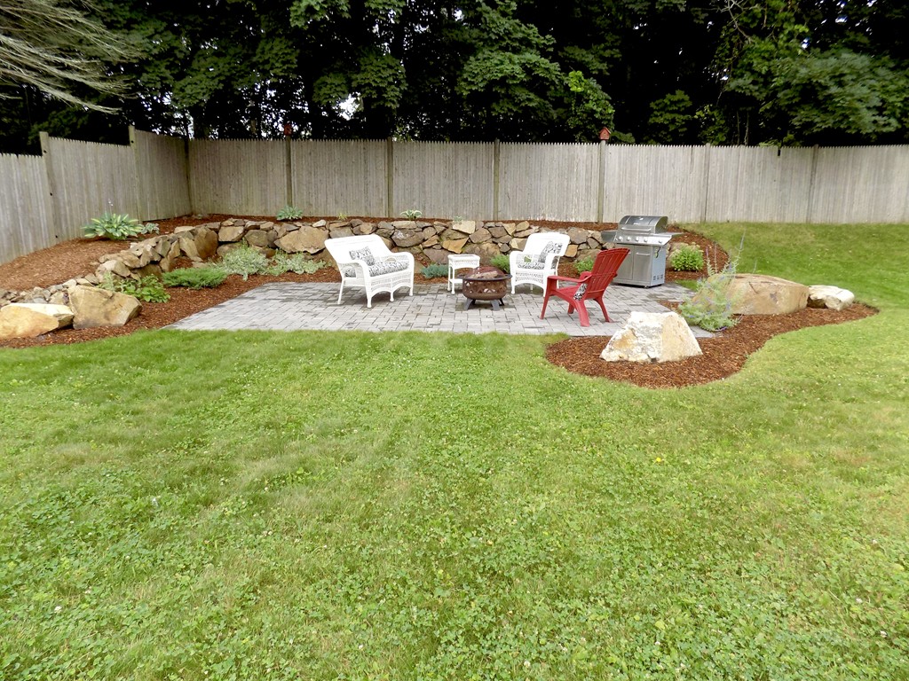 11 Robinson Road Beverly, MA 01915 - Photo 20 of 23