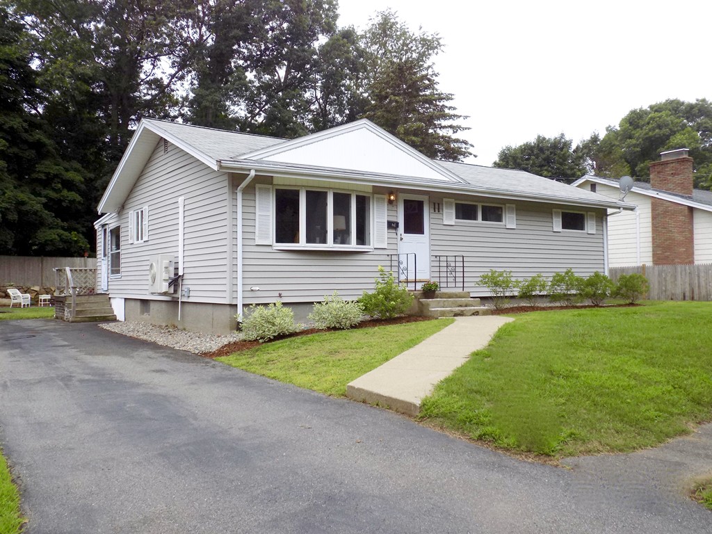 11 Robinson Road Beverly, MA 01915 - Photo 2 of 23