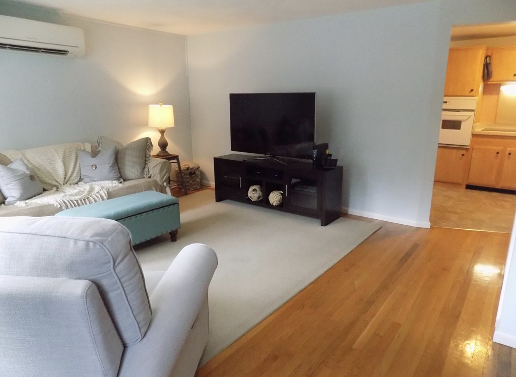 11 Robinson Road Beverly, MA 01915 - Photo 5 of 23