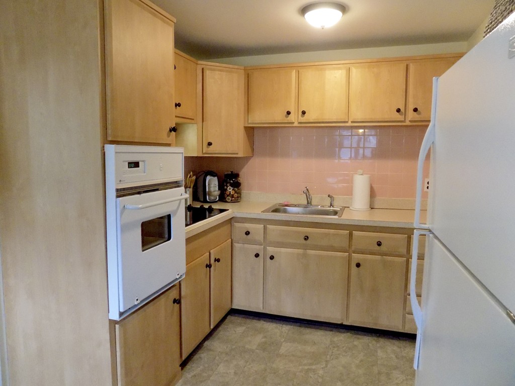11 Robinson Road Beverly, MA 01915 - Photo 8 of 23