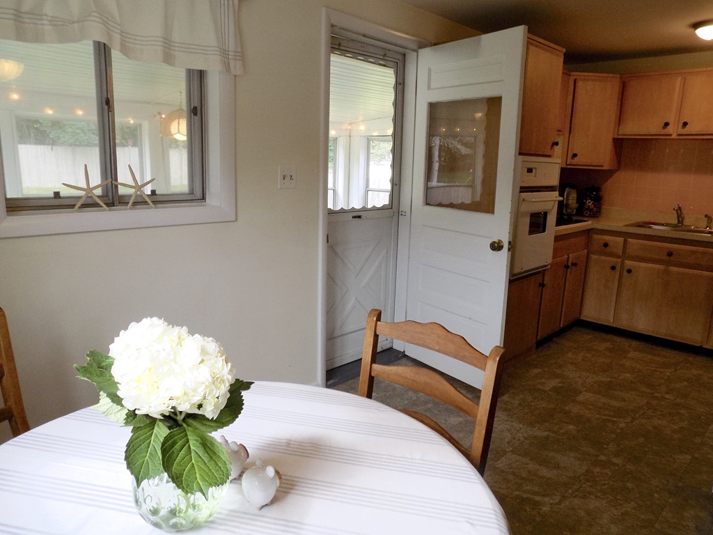 11 Robinson Road Beverly, MA 01915 - Photo 10 of 23