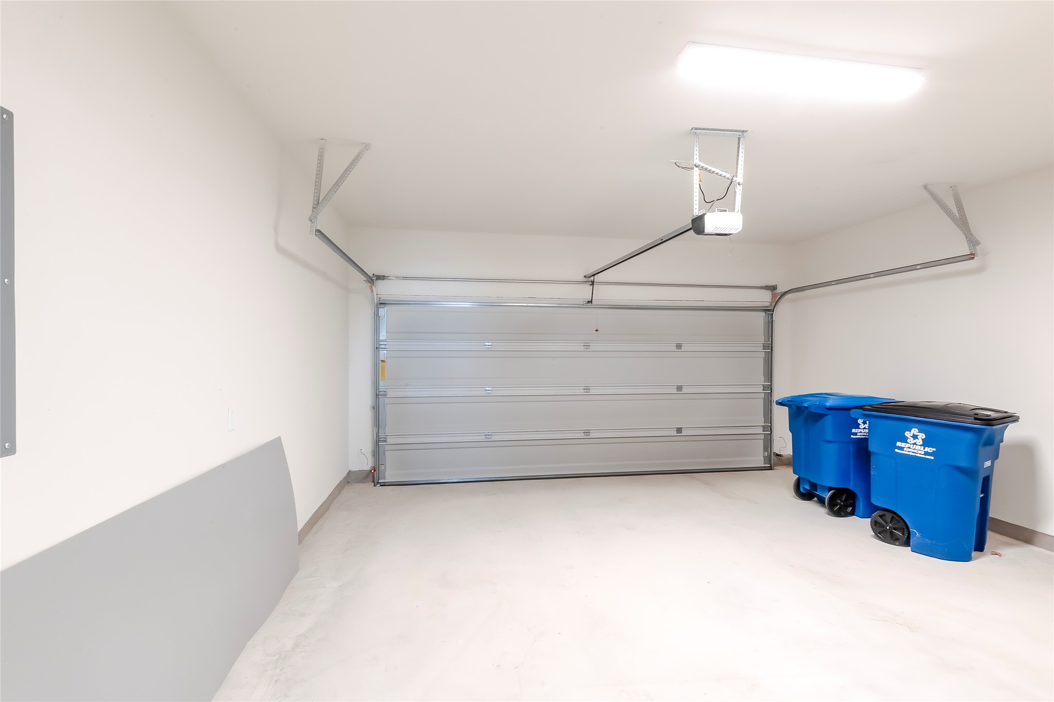 2600 Gattis School Road, Unit 401 Round Rock, TX 78664 - Photo 28 of 29 View of garage