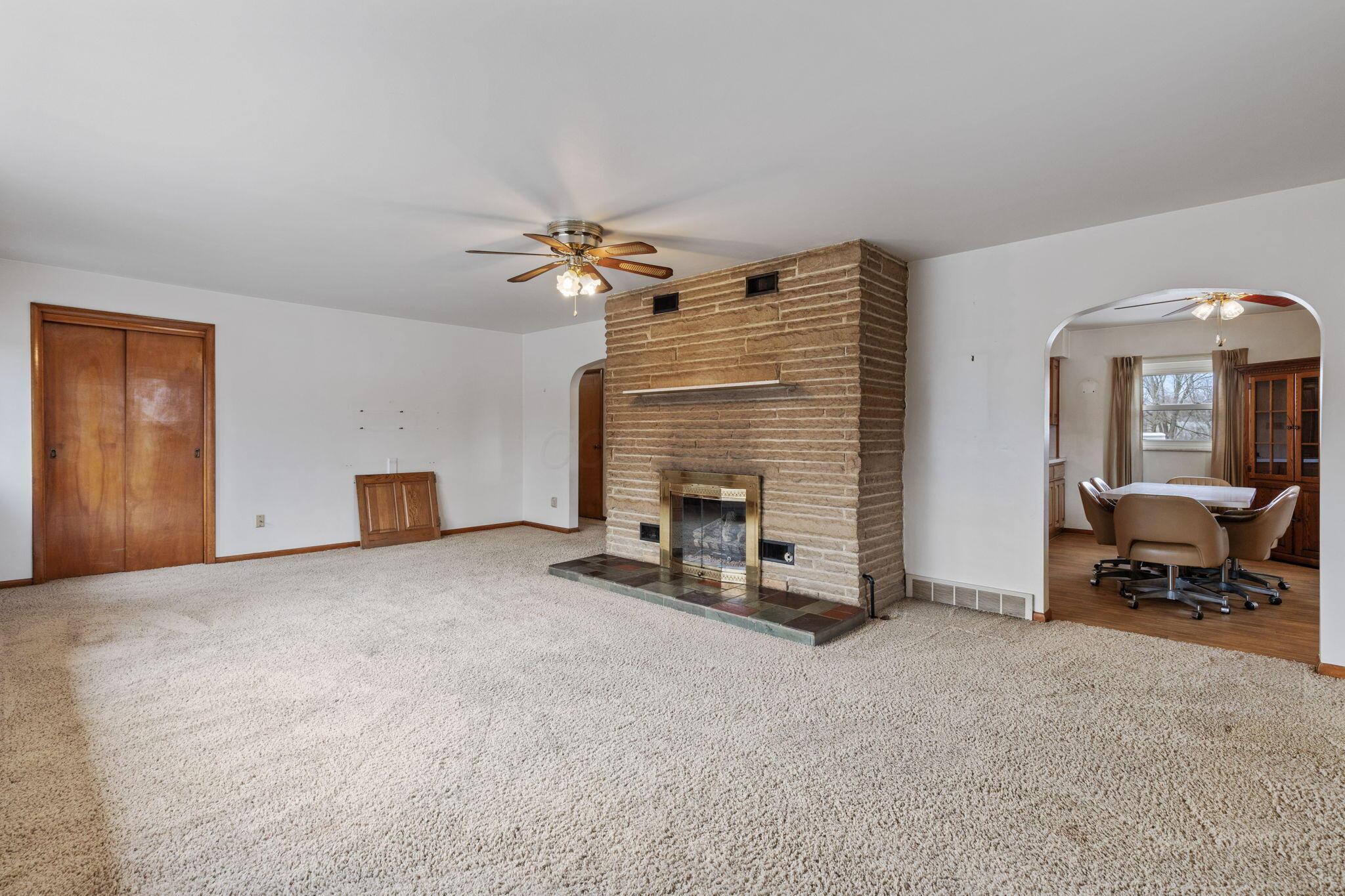 1322 Richter Road Columbus, OH 43223 - Photo 7 of 48 2025-3-3 1322 Richter Rd 034