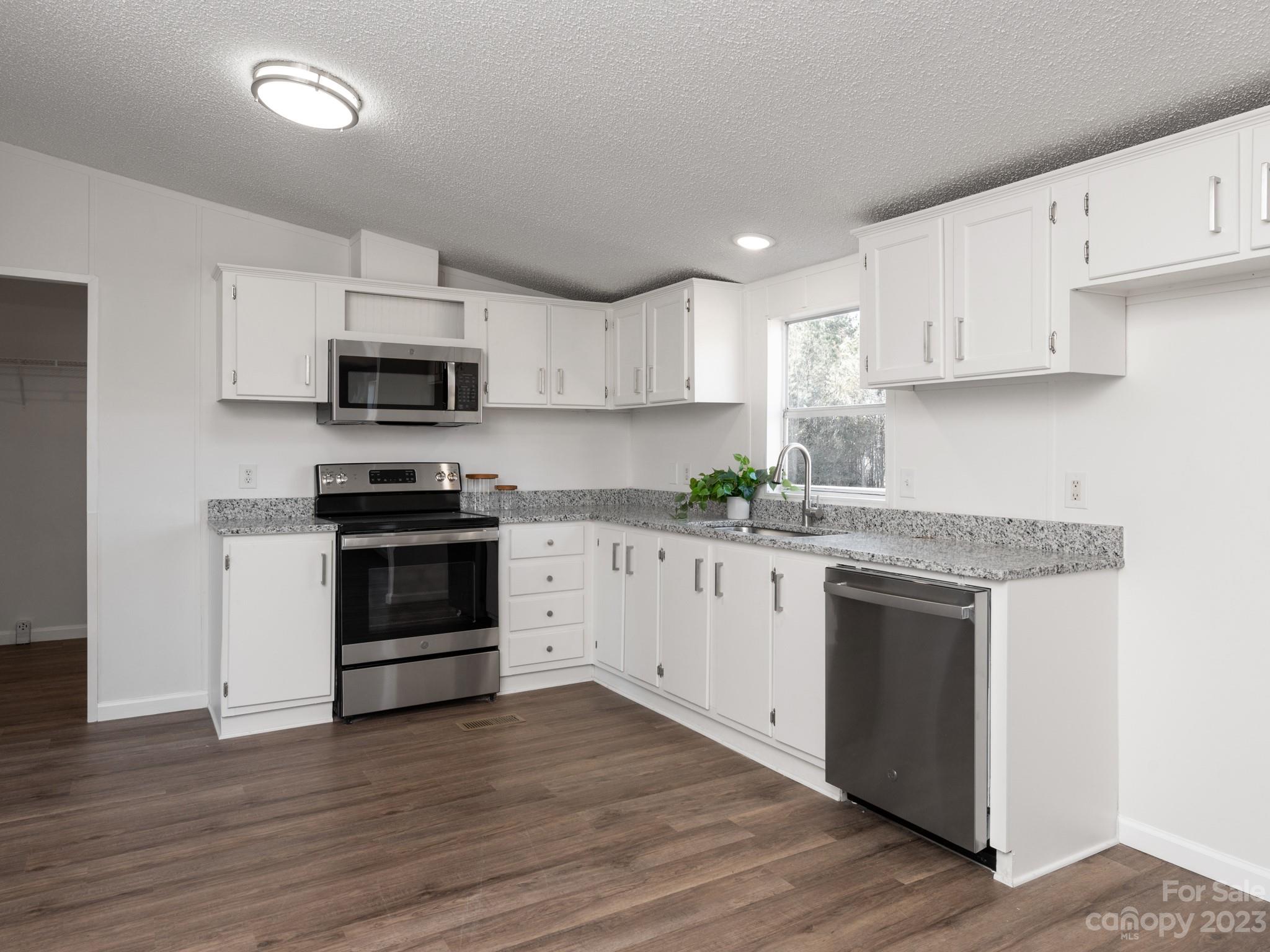 325 Griggs Road Clover, SC 29710 - Photo 15 of 35 Gallery Image 15